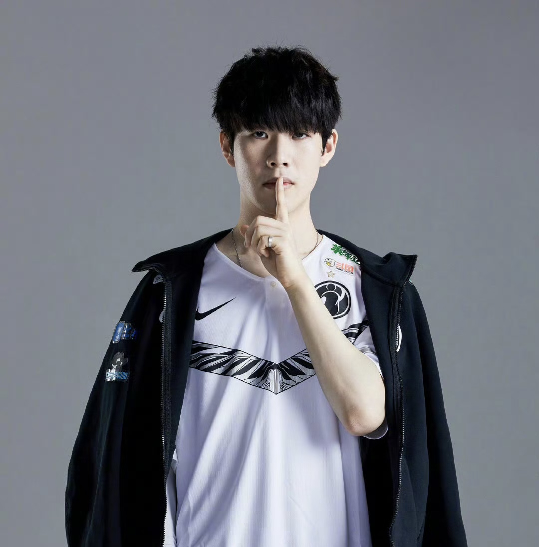 费尔南德斯 费尔南德斯